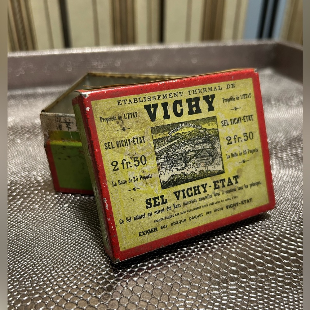Vintage Vichy sel tin